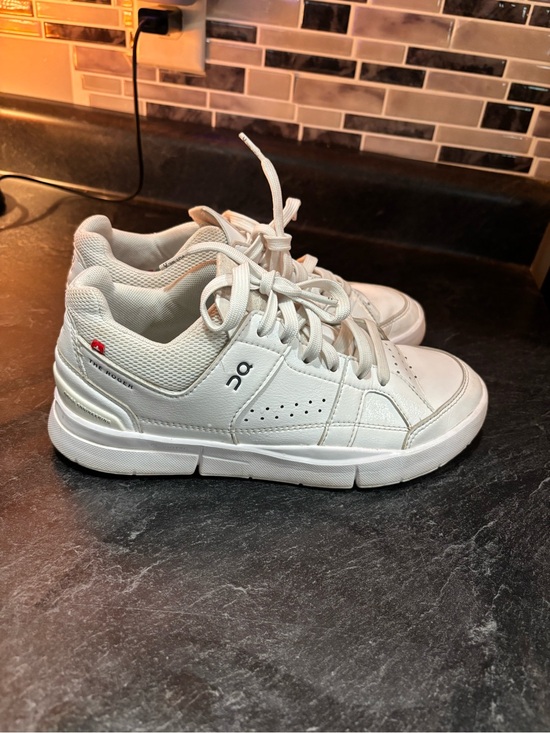 On Running Shoes - On Running Womens White Low-Top Sneakers with Subtle Red Accent